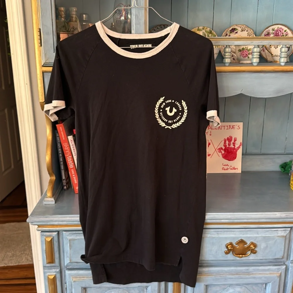 True religion, black Tshirt